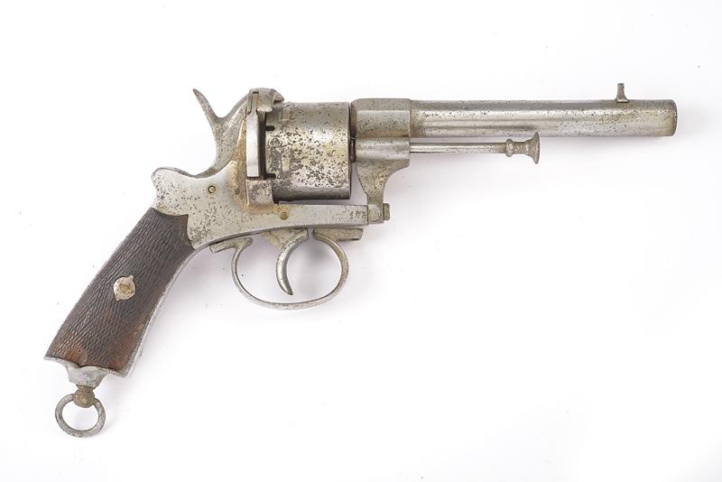 Revolver a spillo