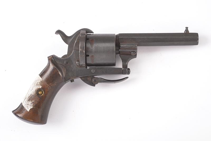 Revolver a spillo