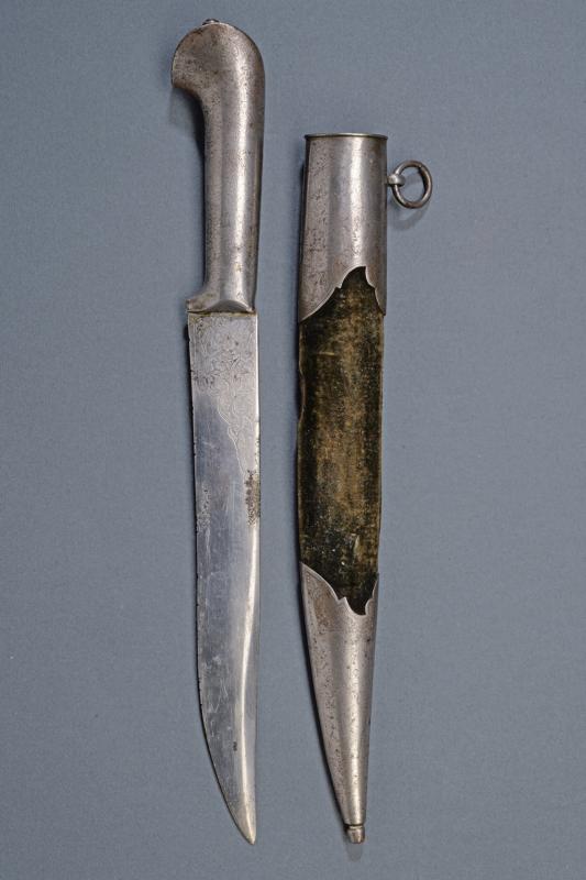 Coltello tipo yatagan