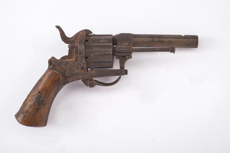 Revolver a spillo