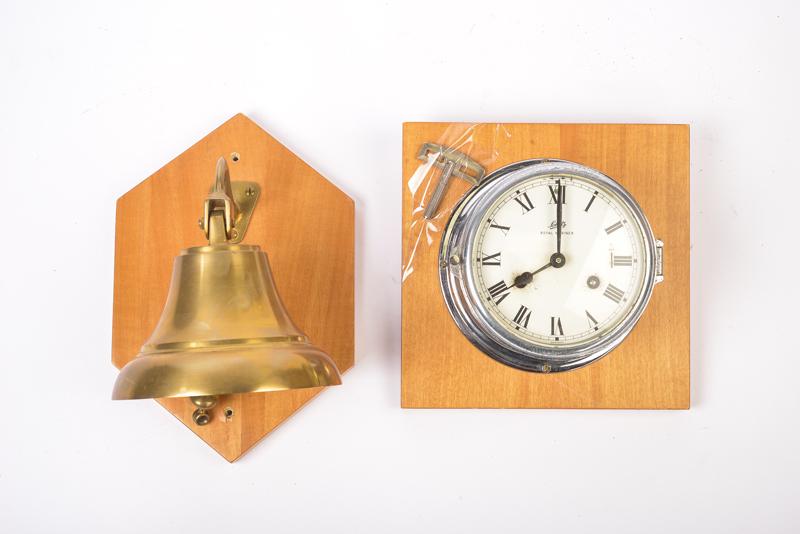 Orologio Schatz e campana di bordo
