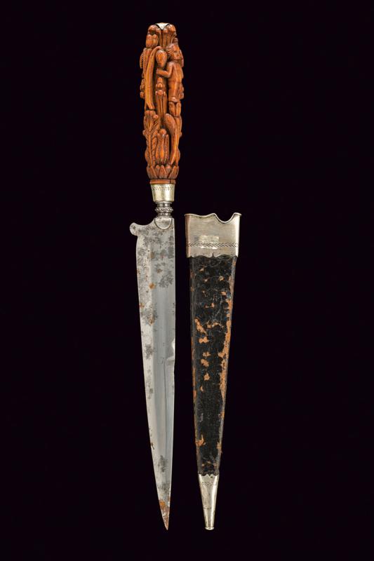 Coltello con impugnatura in bosso