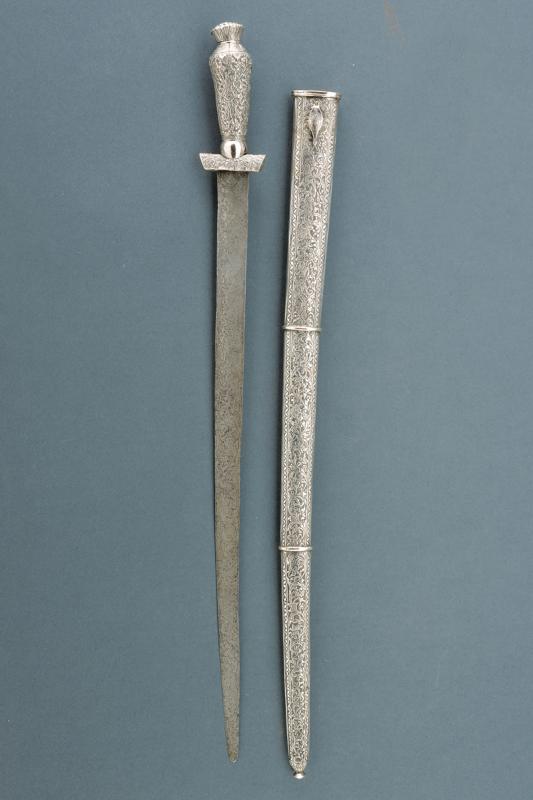 Pedang Lurus