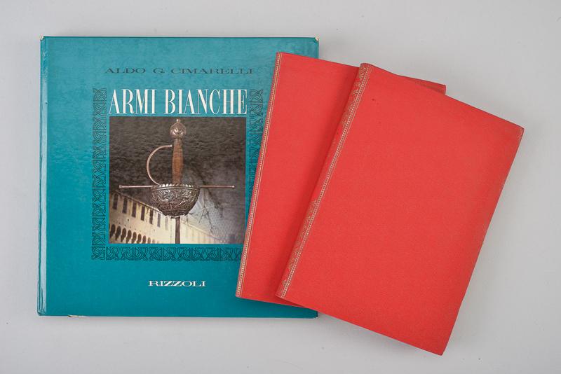 Lotto di tre libri su armi antiche