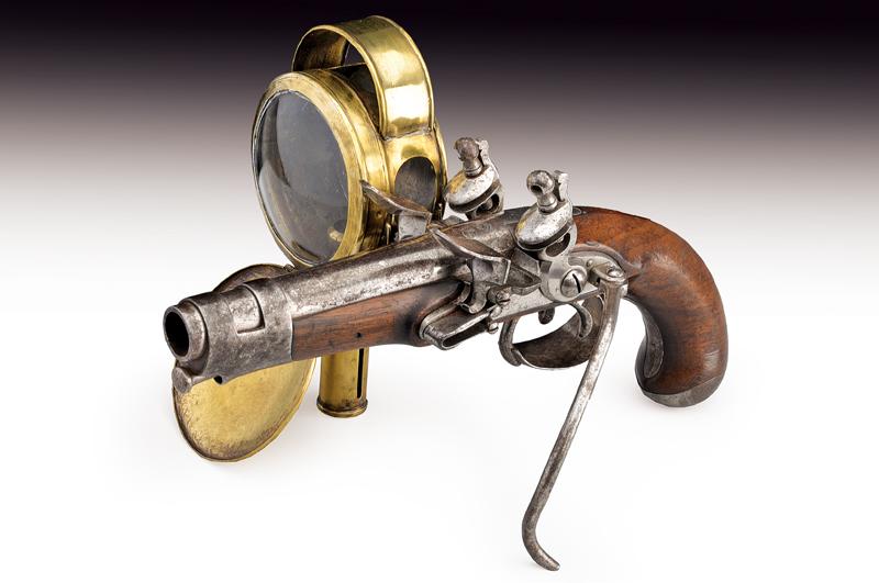 Rarissima pistola a pietra focaia di Regnier, con lanterna integrata