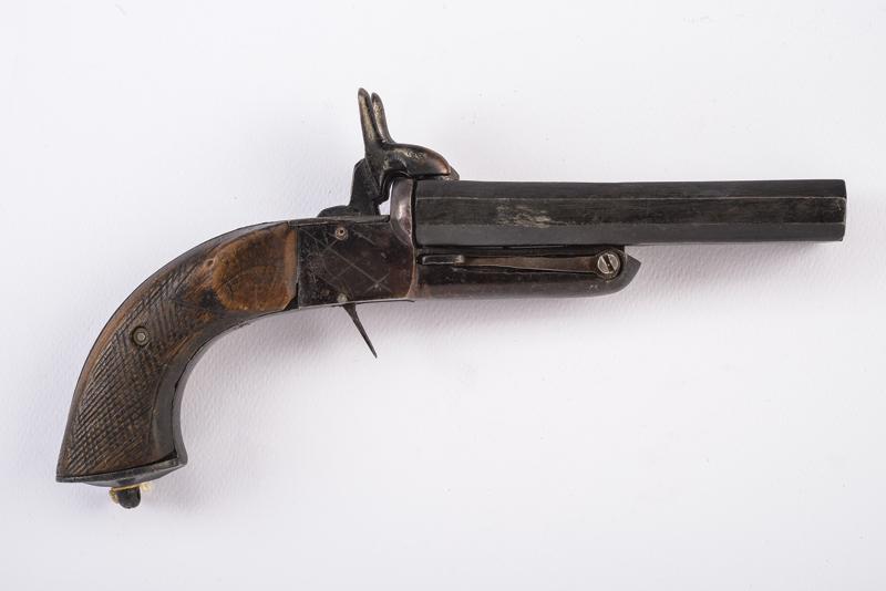 Pistola a spillo a due canne