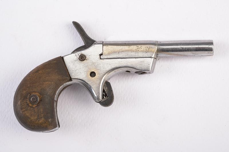 Pistola a retrocarica a percussione anulare