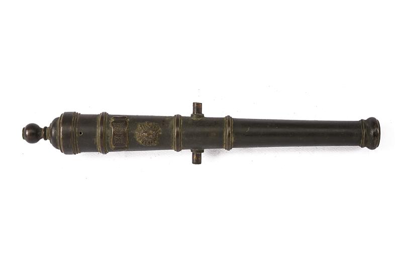 Modello di cannone in bronzo
