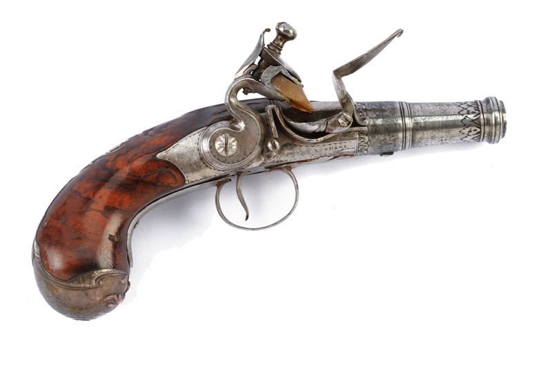 Pistola da viaggio a pietra focaia del tipo Queen Anne