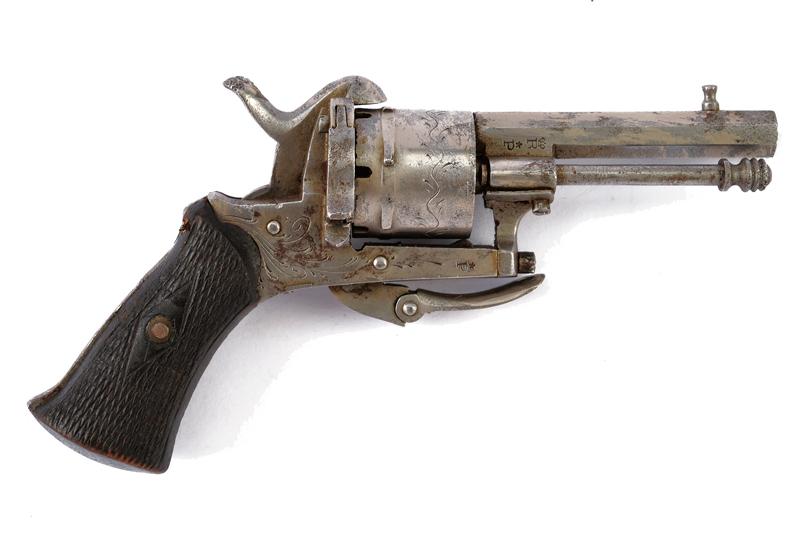 Revolver a spillo