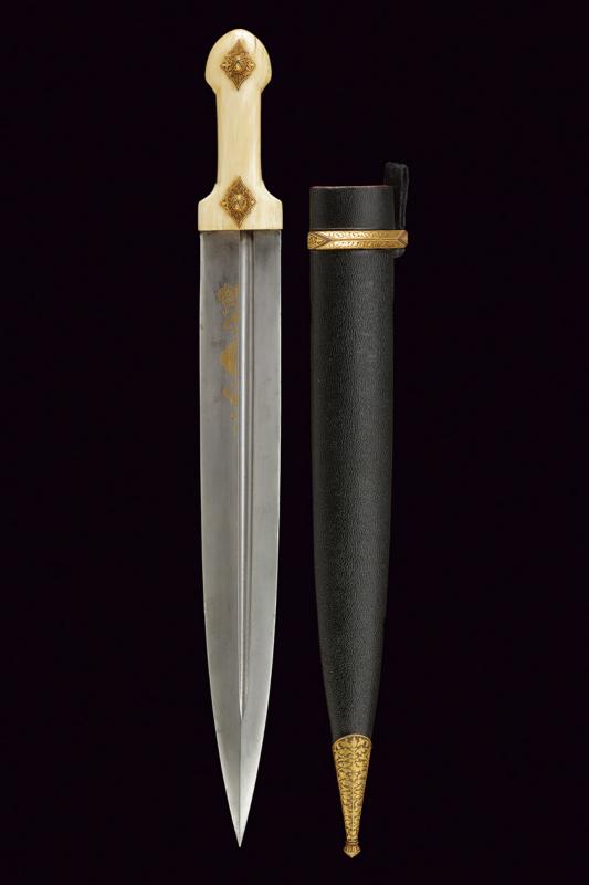 Kindjal decorato in oro