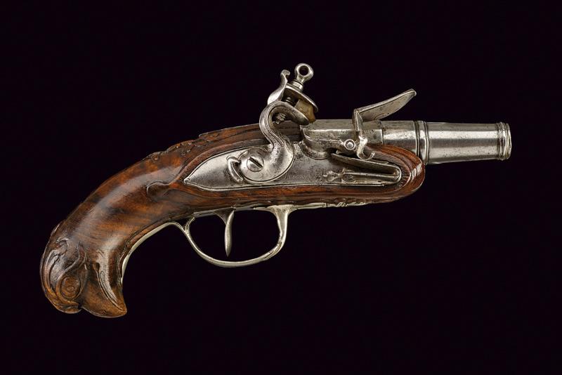 Pistola da viaggio a pietra con fornimenti in argento a semiretrocarica