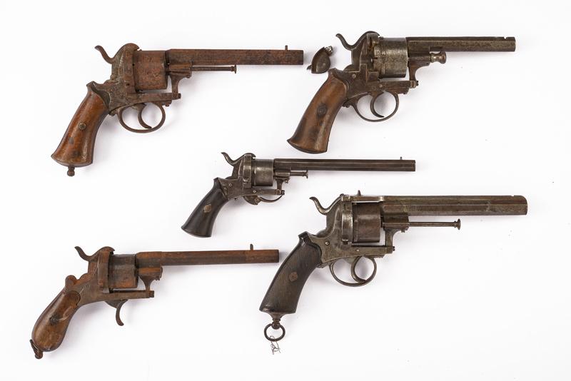 Lotto di cinque revolver a spillo