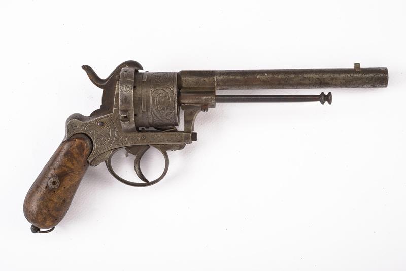 Revolver a spillo