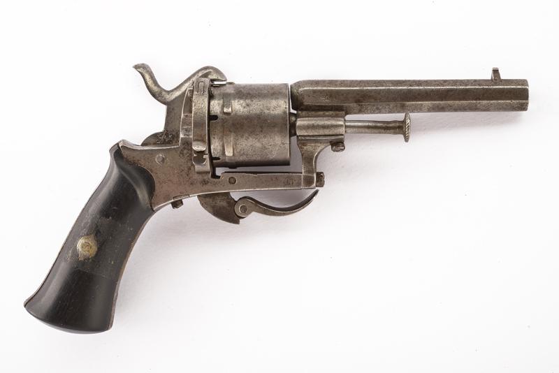 Revolver a spillo