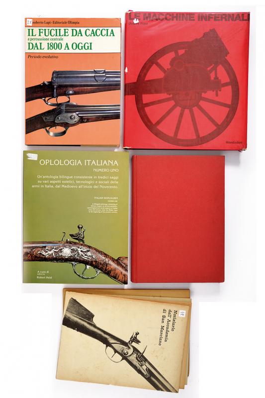Piccola collezione di volumi sulle armi antiche