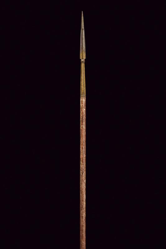 Spiedo ageminato in oro
