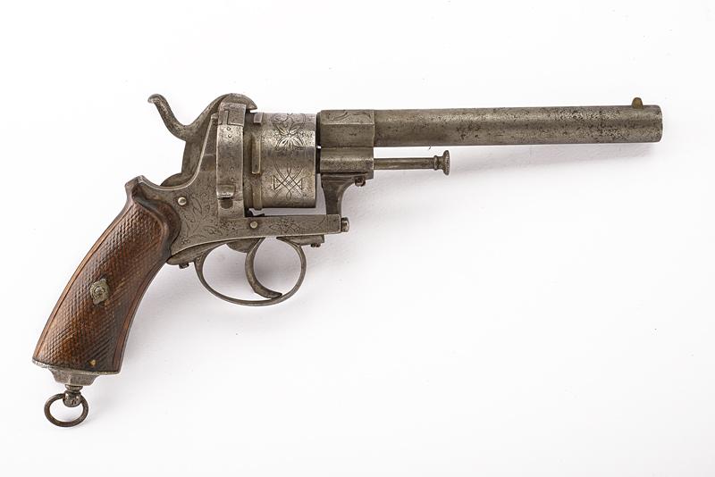 Revolver a spillo