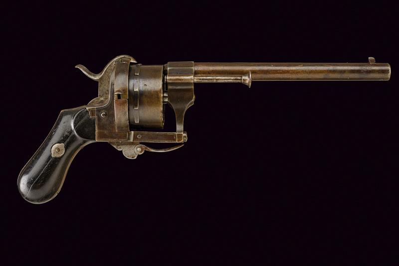 Revolver a spillo a dodici colpi