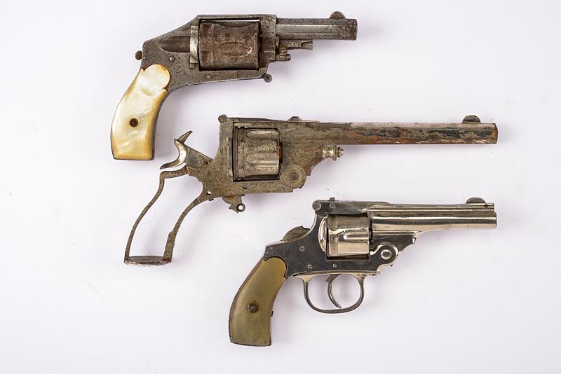 Lotto di tre revolver