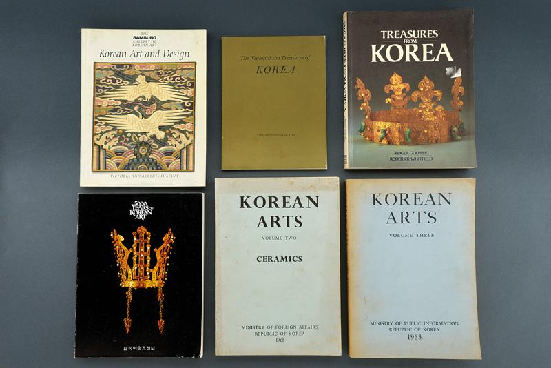 Lotto di volumi sull'arte coreana