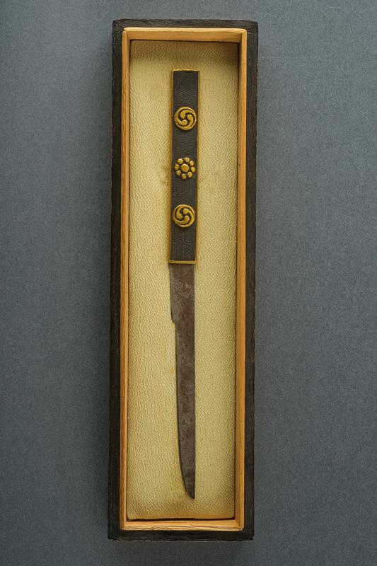 Kozuka con kogatana