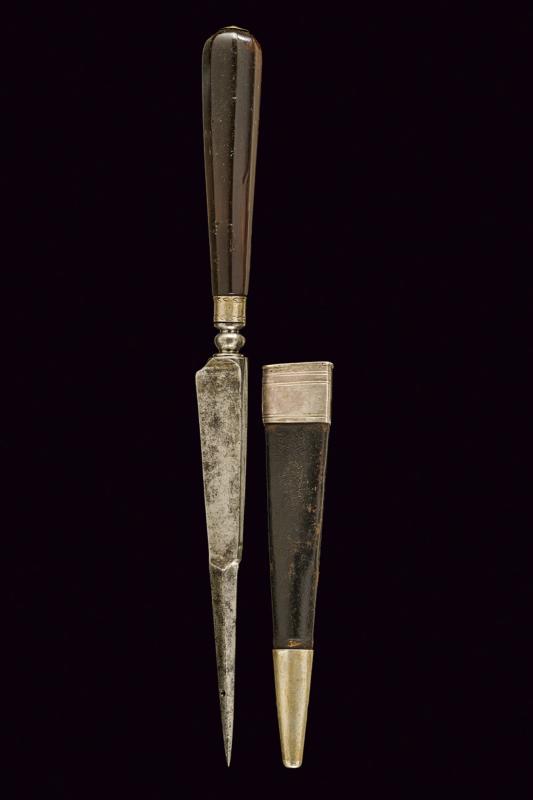 Coltello passacorda