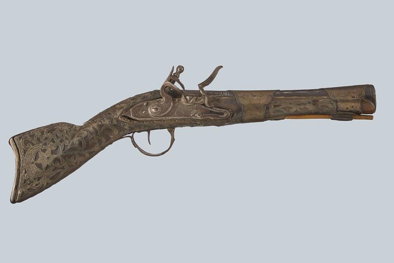 Tromboncino a pietra focaia con fornimenti in argento