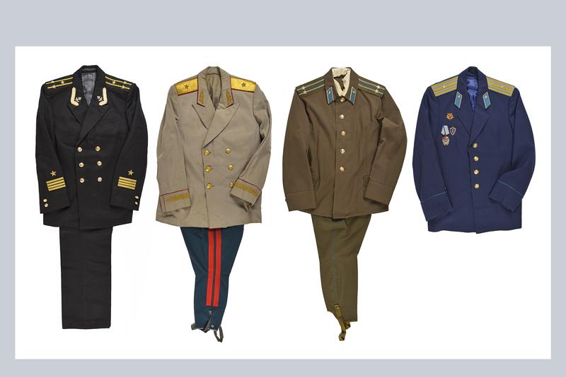 Lotto di quattro uniformi