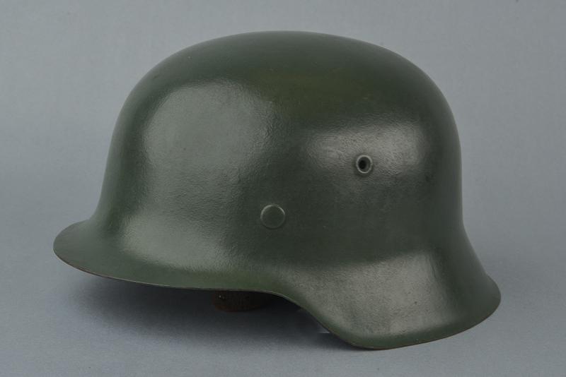 Elmetto Mod. 1942 con telino mimetico