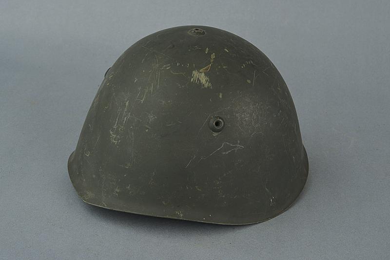 Elmetto Mod. 1933 con foro cupolare