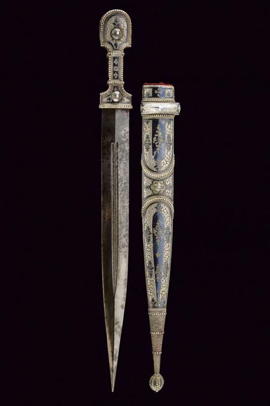 Kindjal decorato in argento