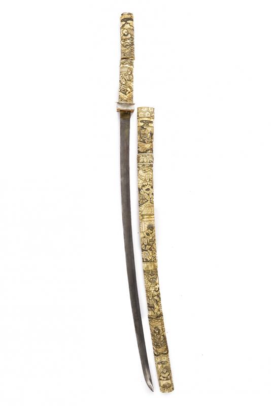 Katana con montatura in osso