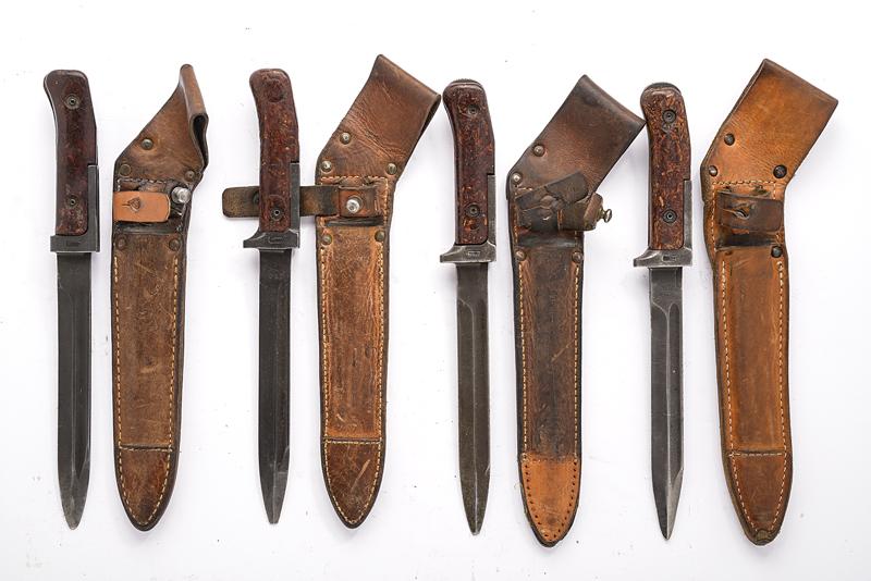 Lotto di quattro baionette mod. 1958 per fucile AK 47