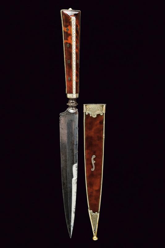 Bellissimo coltello con fodero