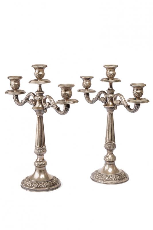 Paio di candelabri in argento