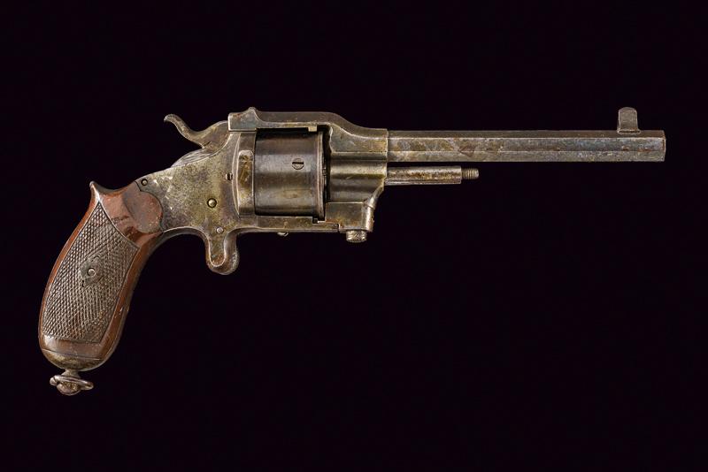 Interessante revolver a percussione centrale