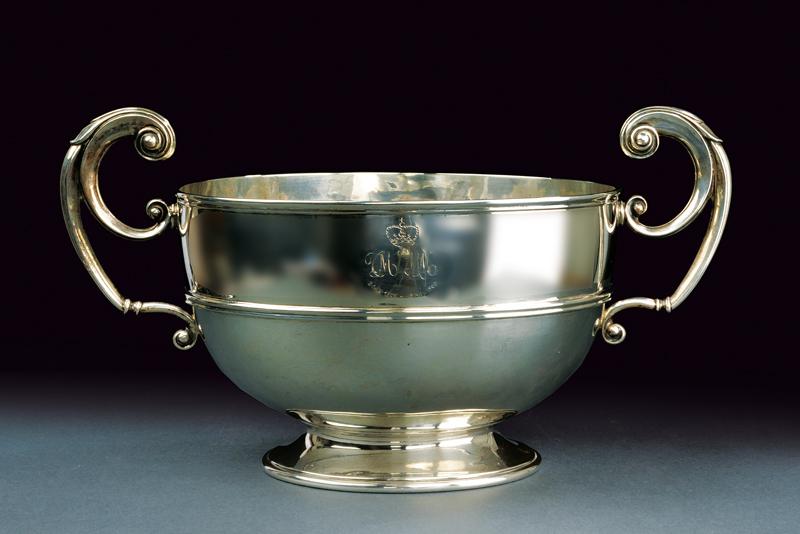 Punch Bowl in argento