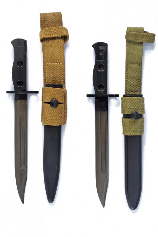 Lotto di due baionette L1A4
