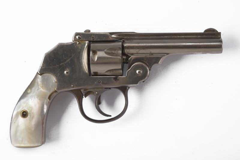 Revolver Iver Johnson a percussione centrale