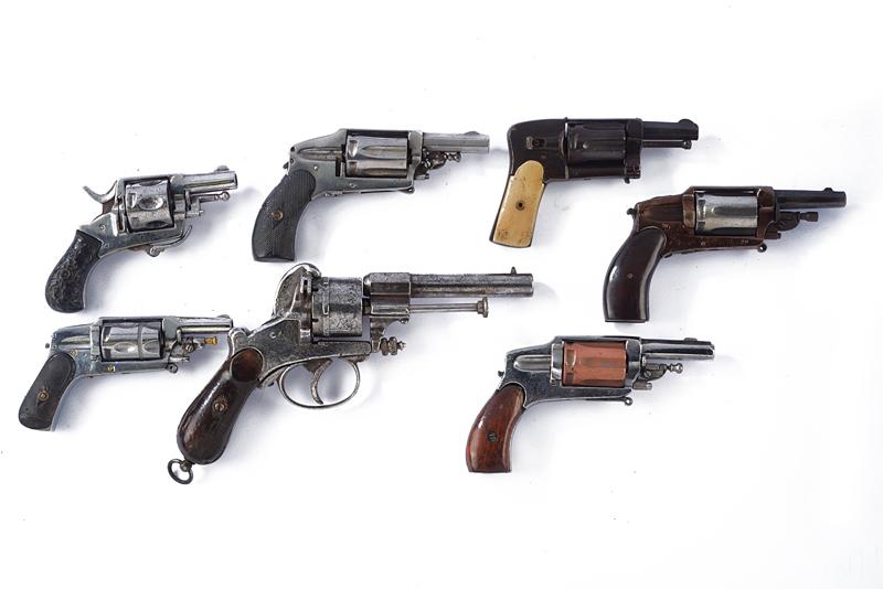 Lotto di sette revolver a retrocarica