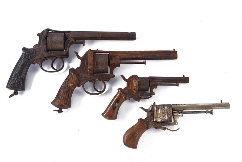 Lotto di quattro revolver a retrocarica