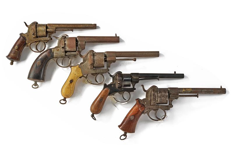 Lotto a cinque revolver a spillo