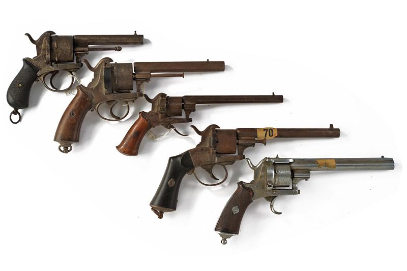 Lotto a cinque revolver a spillo