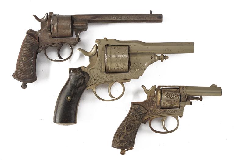 Lotto di tre revolver a percussione centrale