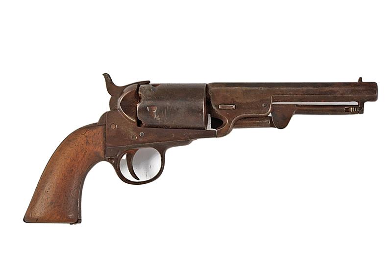 Revolver sul tipo Colt a luminello
